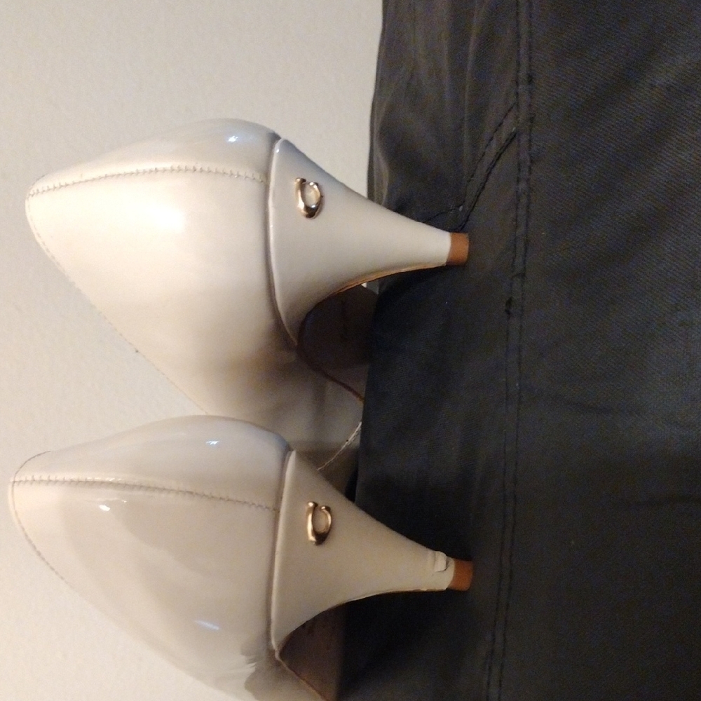 Coach Cream Classic Pointed-Toe Heels